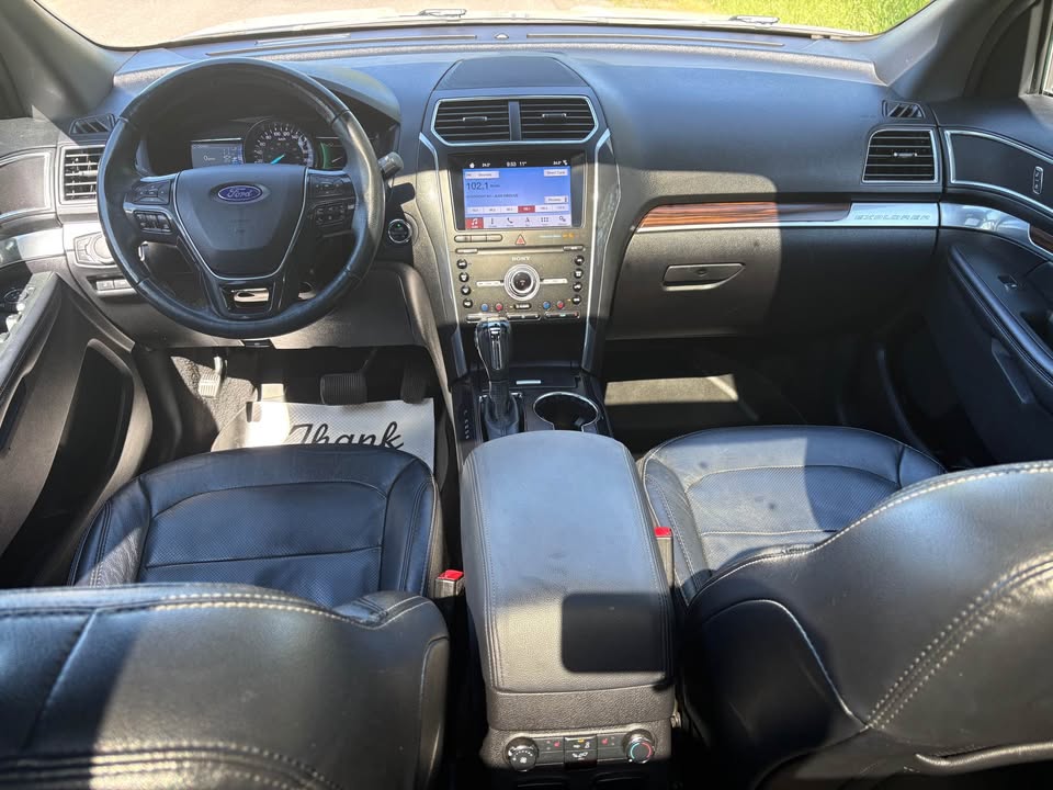 2019 Ford Explorer photo 5