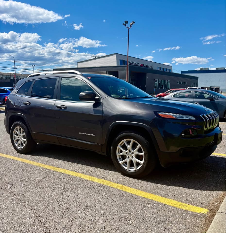 2015 Jeep Cherokee photo 3