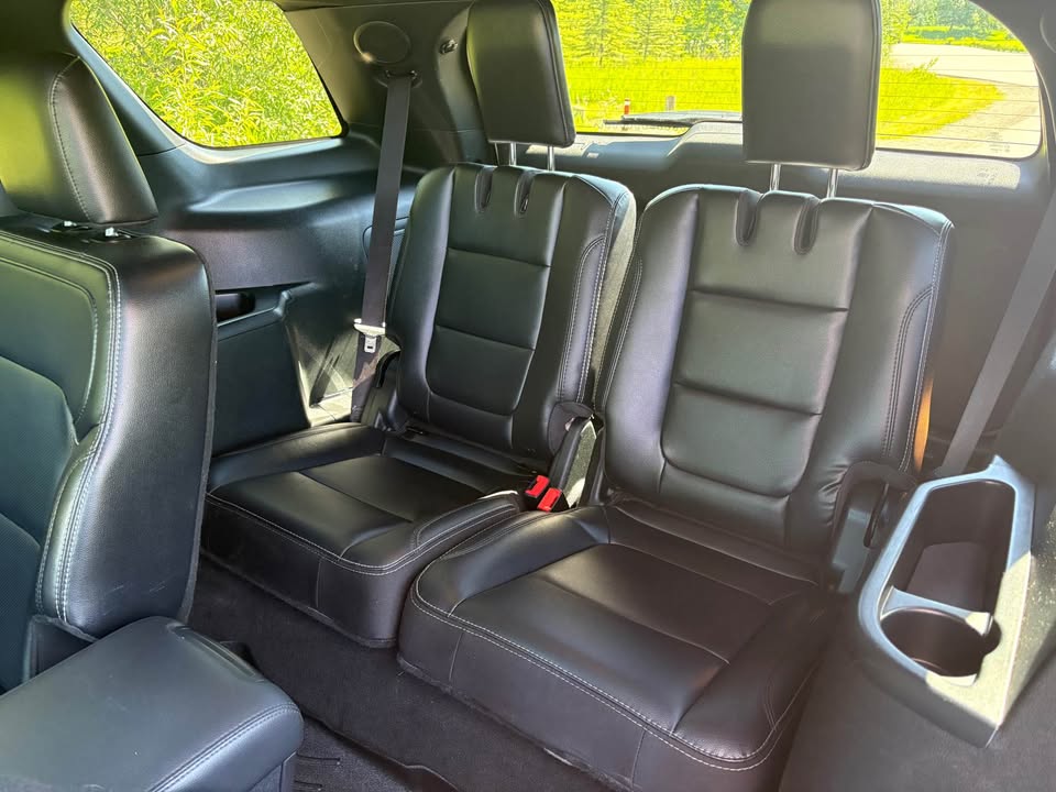 2019 Ford Explorer photo 8